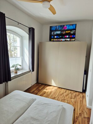 1 bedroom, iron/ironing board, free WiFi, bed sheets