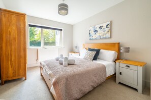 4 bedrooms, internet, bed sheets - Sea Peeks, Brancaster, Norfolk (Brancaster)