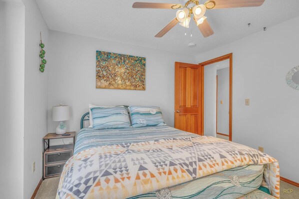 3 bedrooms, desk, free WiFi, bed sheets