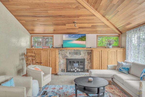 تلفزيون ذكي، مشغل دي في دي، كُتُب