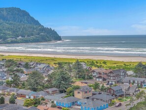 بالقرب من الشاطئ