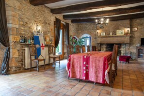 Dining - Bed and Breakfast 'Galaad' with Shared Terrace, Shared Garden and Wi-Fi (Pluvigner)