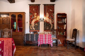 Interior - Bed and Breakfast 'Galaad' with Shared Terrace, Shared Garden and Wi-Fi (Pluvigner)