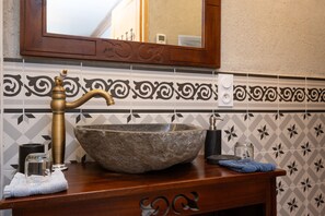 تجهيزات دش، مجففات شعر، مناشف