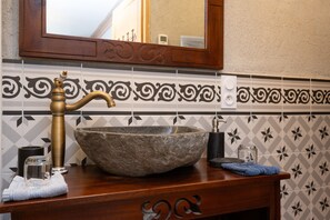 تجهيزات دش، مجففات شعر، مناشف