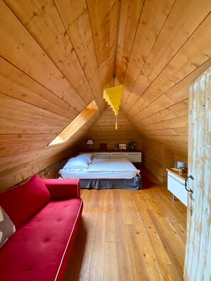 1 bedroom, internet, bed sheets - Charming furnished house near the beach, with fenced garden (Locmaria-Plouzané)