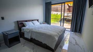 9 habitaciones, tabla de planchar con plancha, wifi y ropa de cama