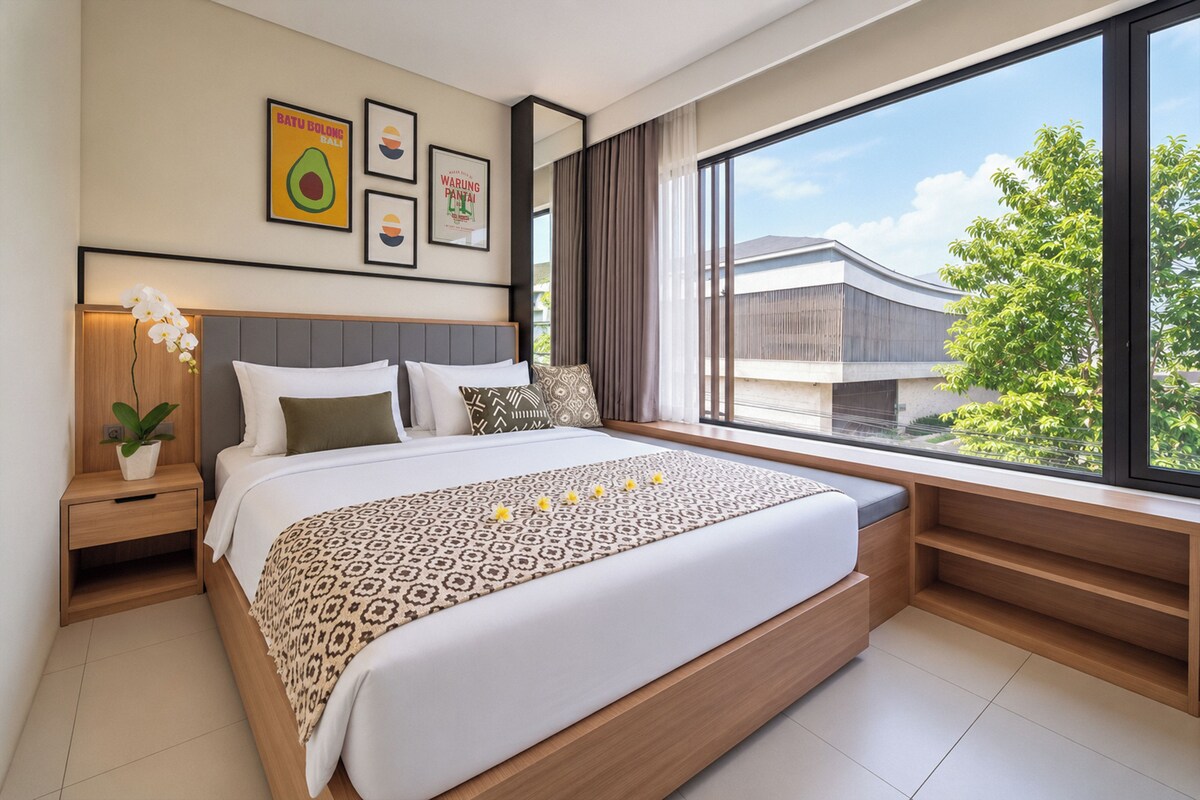 Standard Room | Minibar, desk, iron/ironing board (on request), WiFi (free)