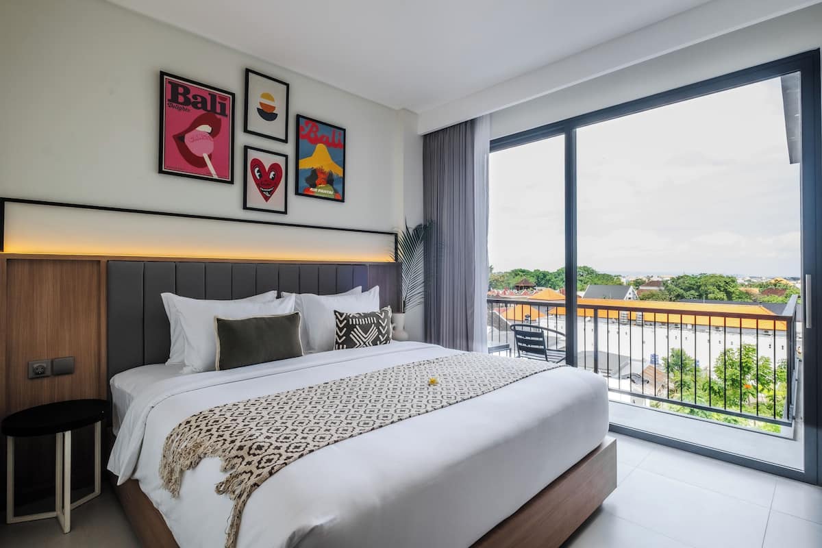 Deluxe Double Room, Balcony | Desk, iron/ironing board, free WiFi
