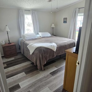 2 bedrooms, WiFi, bed sheets - Fisherman’s Dream (Homosassa)