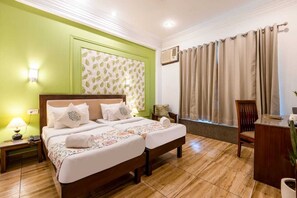 3 slaapkamers, een strijkplank/strijkijzer, gratis wifi, beddengoed