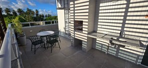 Outdoor dining - Mila Rooftop (Tamandaré)
