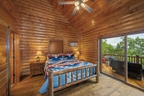 4 室のベッドルーム、WiFi (無料)、ベッドシーツ