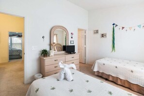 Townhome, 3 Bedrooms | 3 bedrooms, laptop workspace, free WiFi