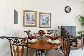 Townhome, 3 Bedrooms | Dining