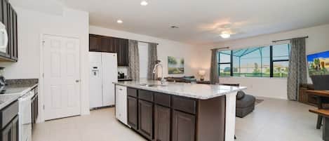 Villa, 5 Bedrooms | Private kitchen | Fridge, oven, coffee/tea maker, toaster