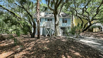 House, 3 Bedrooms | Exterior