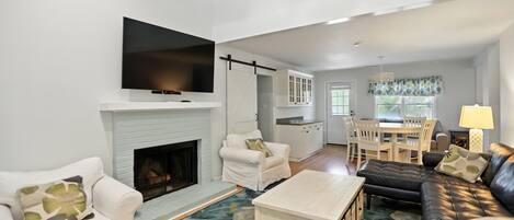 House, 3 Bedrooms | Living area