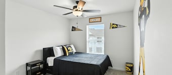 Modern Townhome Retreat In Prime Location 3 Bedroom Townhouse