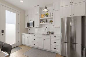 منزل - غرفة نوم واحدة | مطبخ خاص | ثلاجة، فرن، ماكينة لصنع القهوة/الشاي، محمصة خبز