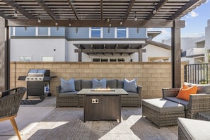 House, 5 Bedrooms | Terrace/patio