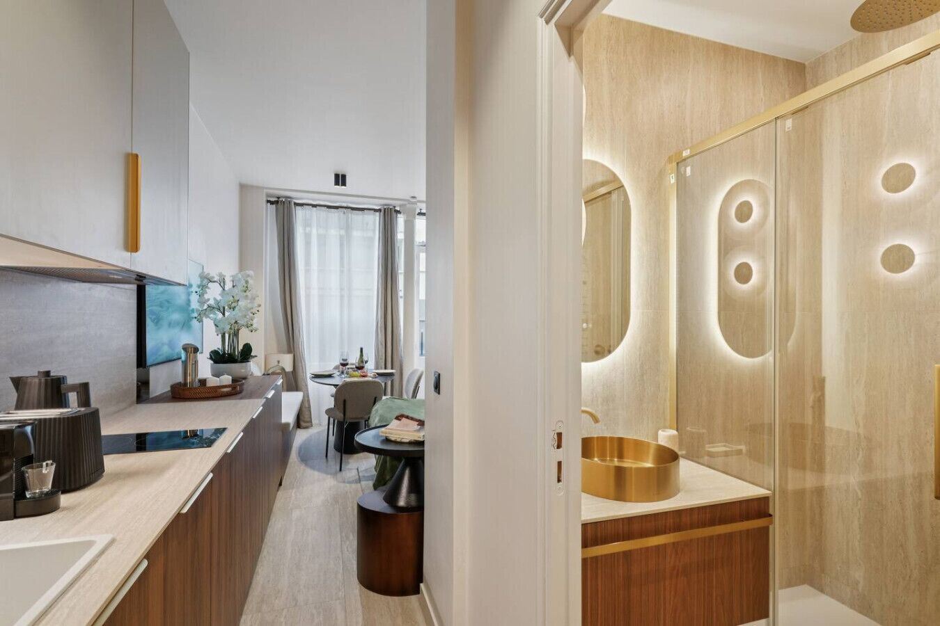 Sèche-cheveux, serviettes fournies