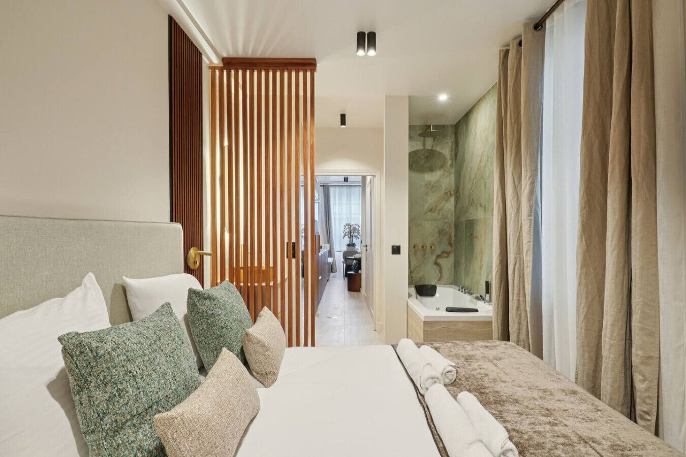 2 bedrooms, desk, iron/ironing board, travel crib