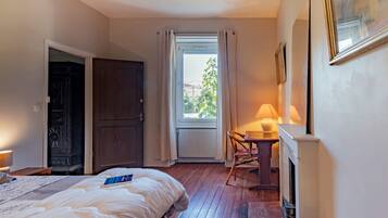 1 bedroom, WiFi, bed sheets