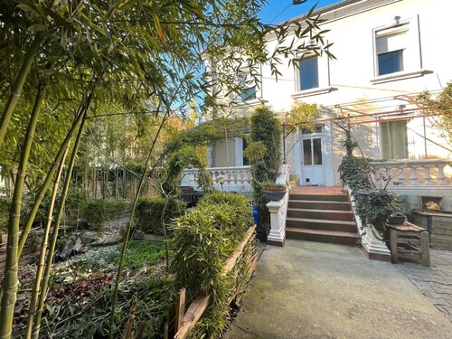 Appartement 'Bleue' avec terrasse partagée, jardin partagé et Wi-Fi