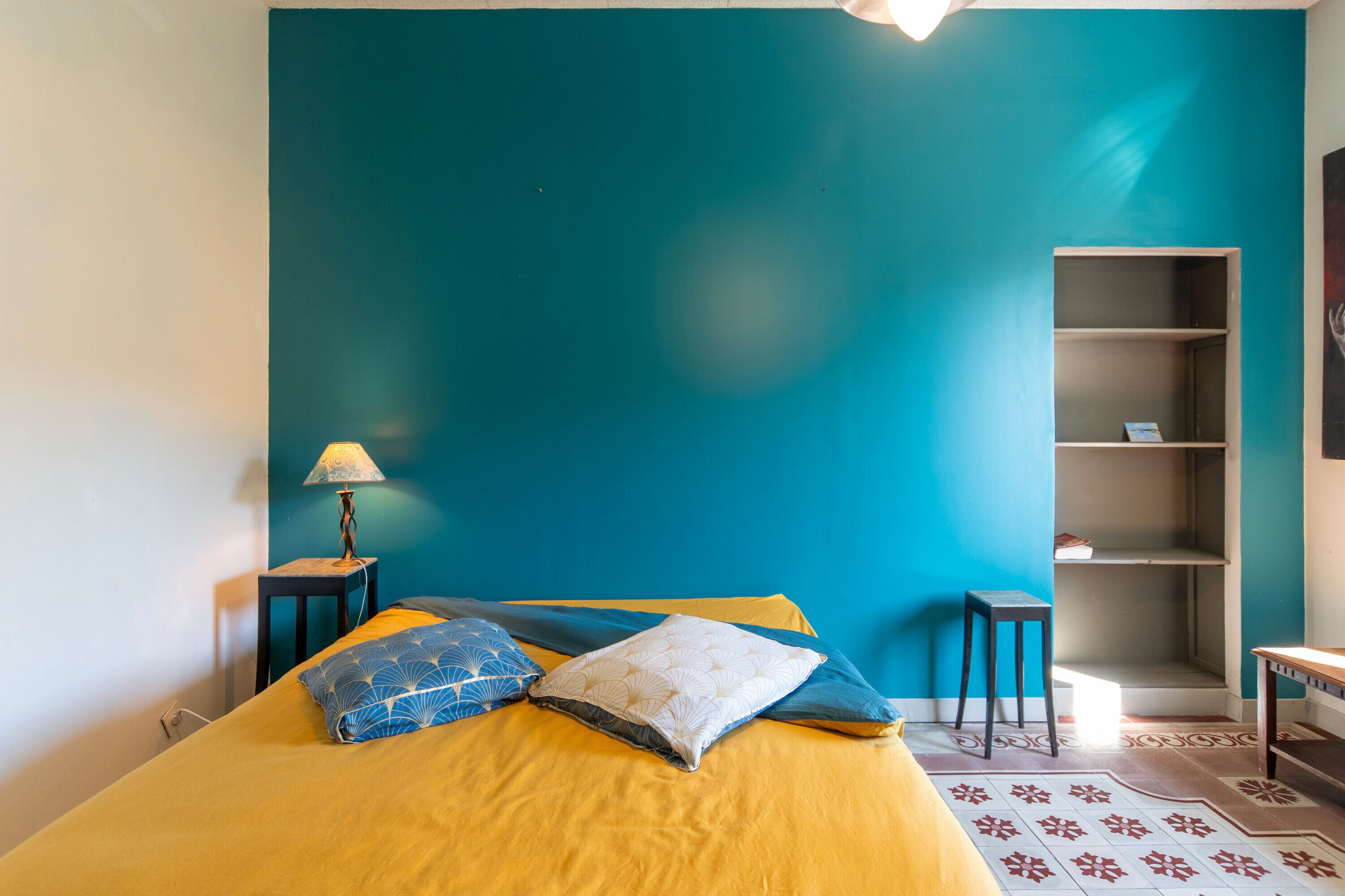 1 habitación, tabla de planchar con plancha, wifi y ropa de cama 