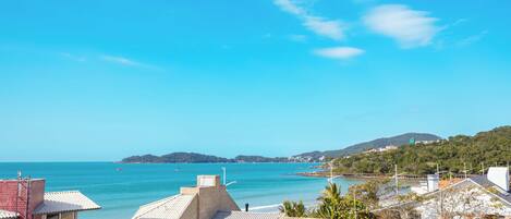 Deluxe-værelse med 2 enkeltsenge - strandudsigt | Terrasse/gårdhave