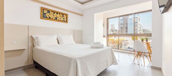 纳鲁邦比尼亚斯