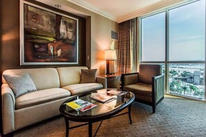 TV, offices - Elegant MGM Deluxe Studio with Balcony 10715 (Las Vegas)