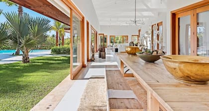 Modern Oasis Stunning Views of Golf Course River