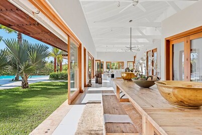Modern Oasis Stunning Views of Golf Course River