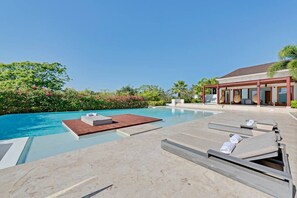 Villa | 6 dormitorios y Internet