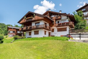 Esterni
