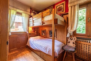 3 chambres, fer et planche à repasser, Wi-Fi gratuit, draps fournis