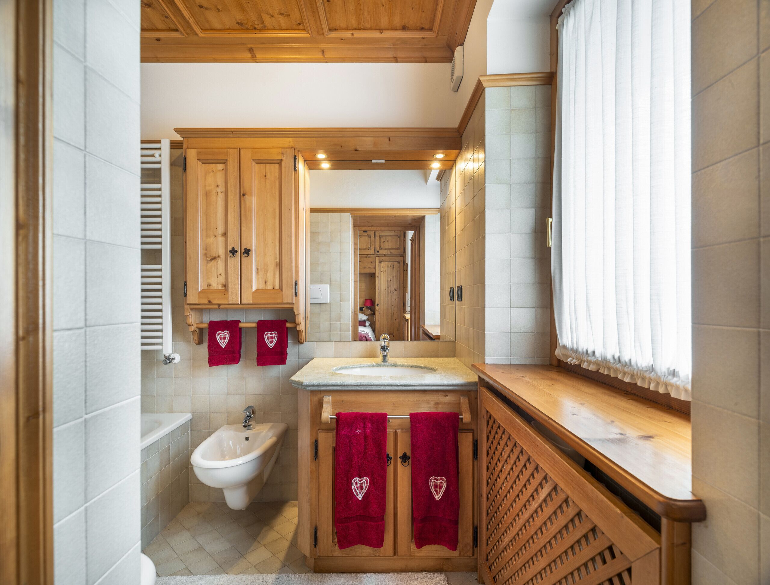 Dusche, Haartrockner, Bidet, Handtücher