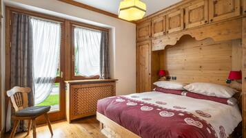 3 Schlafzimmer, BĂŒgeleisen/BĂŒgelbrett, kostenloses WLAN, BettwĂ€sche