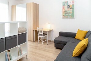 Living area - Superior Apartment with Balcony (ROMA)
