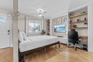 Internet, bed sheets - 2 Oak Shores  STUDIO Just a short walk to the beach! (Biloxi)