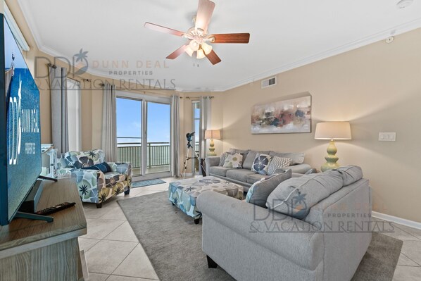 TV, fireplace - Legacy Tower One 801 Overlooks the beautiful Gulf (Gulfport)