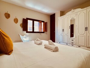 2 室のベッドルーム、アイロン / アイロン台