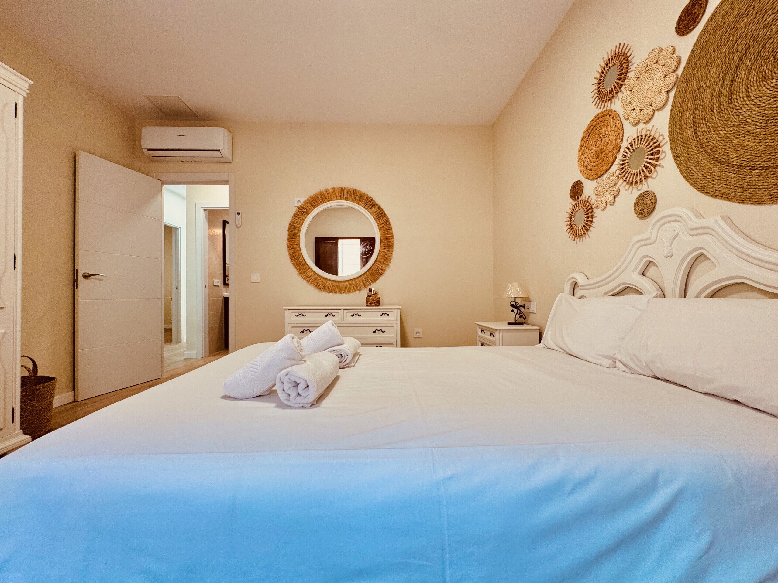 2 sovrum och strykjärn/strykbräda