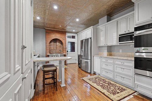 Pittsburgh Stay – Walk to Stadiums, Stage AE + Casino, Remote-Work Ready