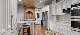 Pittsburgh Stay – Walk to Stadiums, Stage AE + Casino, Remote-Work Ready