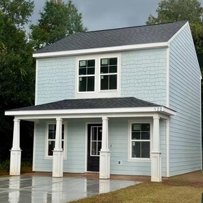 Exterior - Beachy Chic Home Close to the Beach/Marina/Airport/Casinos Biloxi and Gulfport (Gulfport)