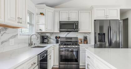 Juniper Presents: Rocky Gap Getaway - Walk to Beach, Trails + Nr St. Joe Fun