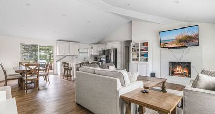 Juniper Presents: Rocky Gap Getaway - Walk to Beach, Trails + Nr St. Joe Fun